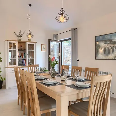Rustic Pietro With Panoramic View In Villa Motovun