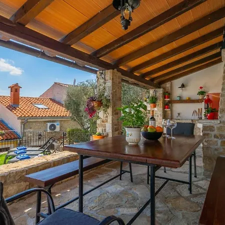 Rustic Pietro With Panoramic View In Villa Motovun