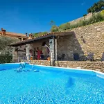 Villa Rustic Pietro With Panoramic View In Motovun