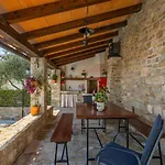 Rustic Pietro With Panoramic View In Villa