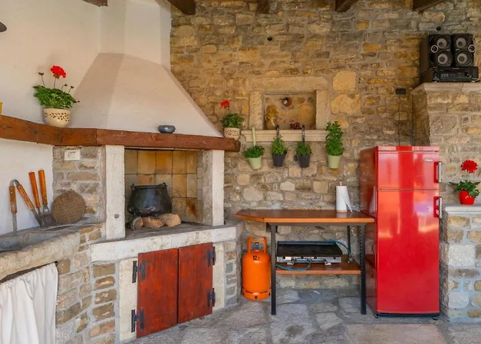 Villa Rustic Pietro With Panoramic View In *