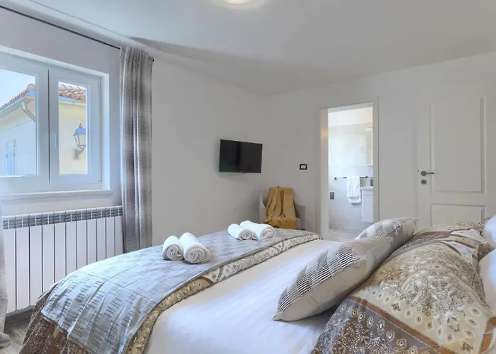 Rustic Pietro With Panoramic View In