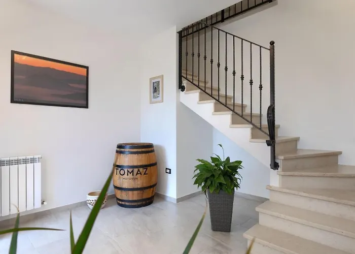 Villa Rustic Pietro With Panoramic View In *